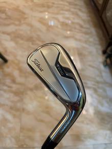 Titleist T200 irons.