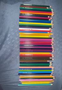 52 wooden color pencils