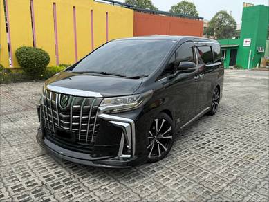 Toyota Alphard in Bandar Sunway, SGR