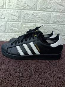 uk9.5 Adidas Superstar Sneakers
