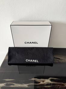 Chanel gift box and pouch (Like new)