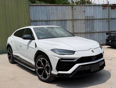 Lamborghini Urus in Bukit Bintang, KUL
