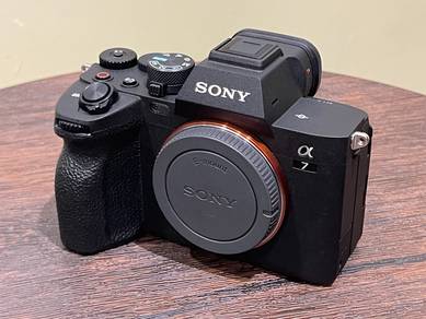 Sony Alpha 7 Mark IV (A7M4) Very low SC (230)
