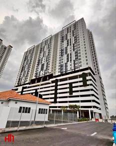 Condominium For Sale in Signature Three