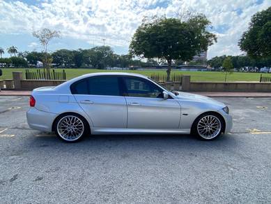 BMW 320i 20i (CKD) in Georgetown, PNG