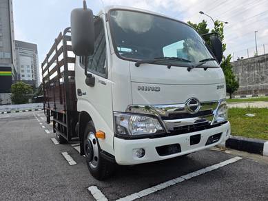 Hino 600 (Auto) Used