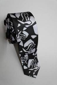 SLIM Black White #12 Shape Striped Neck Tie