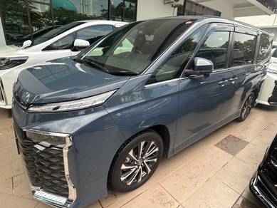 Toyota Voxy S-Z in Plentong, JHR
