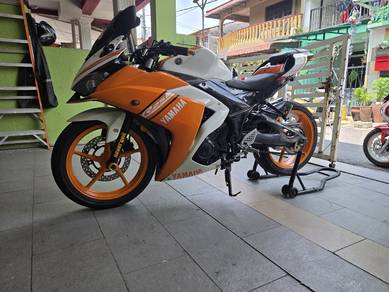 Yamaha R25