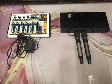 AVi Ezitech Microphone and mixer