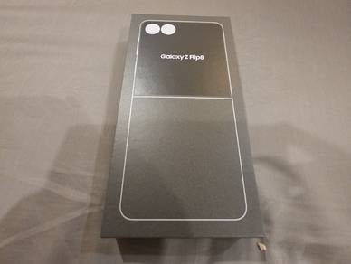 Brandew Original Samsung Z Flip 8 (sealed box)