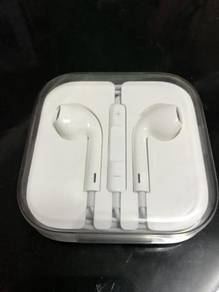 New Apple EarPods