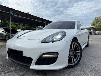 Porsche Panamera 4S in Telok Panglima Garang, SGR