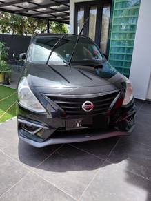 Nissan Almera VL in KLCC, KUL