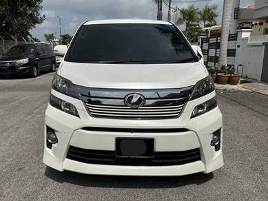 Toyota Vellfire Z GOLDEN EYES in Batu Berendam, MLK