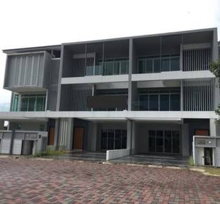 3-storey Terraced House For Sale in Puchong,SGR