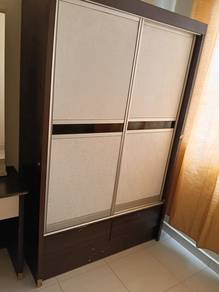 Wardrobe & Dressing Table - Tampoi