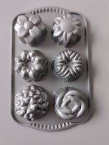 6-Cavity Floral Mini Bundt/Fluted Cake Baking Pan