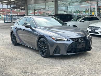 Lexus IS 300 F SPORT MODE BLACK in Gombak, KUL