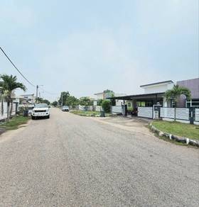 Bungalow House For Sale in Paya Rumput,MLK