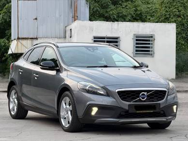 Volvo V40 CROSS COUNTRY T5 in Salak Selatan, KUL