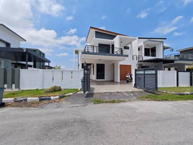 Semi-Detached House For Rent in Ayer Keroh,MLK