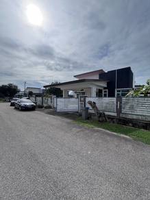Bungalow House For Sale in Paya Rumput,MLK