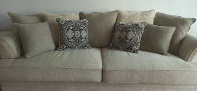 Premium Sofa Set for Sale – Excellent Condition