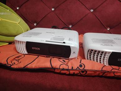 Projektor EPSON EB-W55