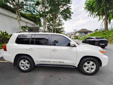 Toyota Land Cruiser V8 in Sungai Buloh, SGR