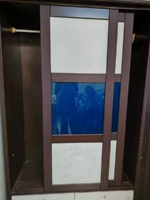 Almari untuk dijual
