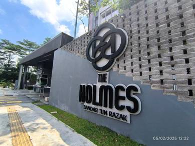 Condominium For Sale in The Holmes