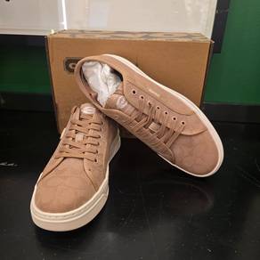 Canvas sneakers