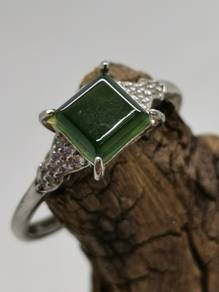 Giok Jadeite Jed Ais Hitam Burma Alami