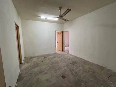 Flat For Sale in Bandar Bukit Tinggi 2