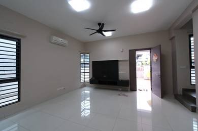 Semi-Detached House For Sale in Telok Panglima Garang,SGR
