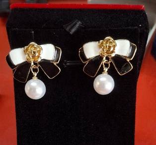 Fashion design earrings