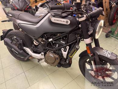 Husqvarna Svartpilen 401