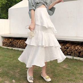 White cake layer bottom long dress