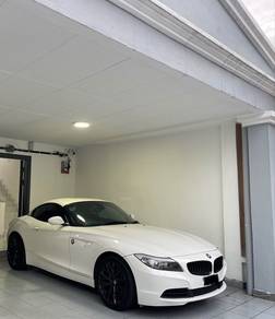BMW Z4 sDrive23i (CBU) in Bandar Sri Damansara, SGR