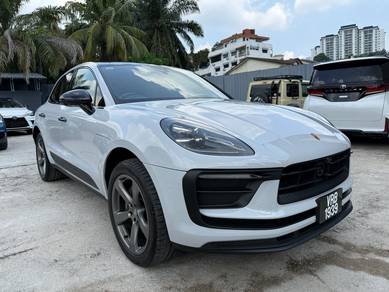 2023 Porsche Macan -