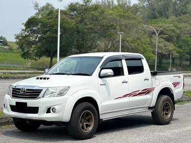 Toyota Hilux DOUBLE CAB 4x4 in Sungai Besi, KUL