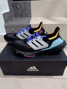 Adidas Ultraboost Shoe (Unisex)