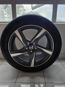 Original 17" Volvo Ixion 1 Rims + Continental UC7