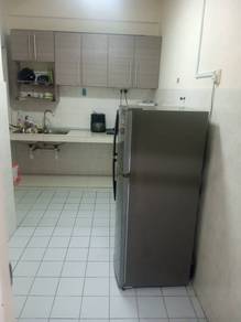 Condominium For Rent in Green Acre