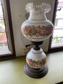 Vintage Hurricane Gone With the Wind Table Lamp