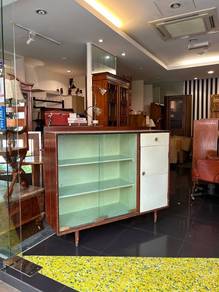 Authentic VINTAGE 1970s Display cabinet with PEN