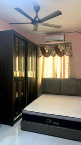 Room in Bandar Bukit Tinggi, SGR