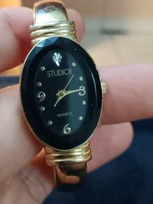 Studio lady watch