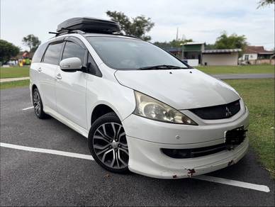 Mitsubishi Grandis MIVEC in Kota Sarang Semut, KDH